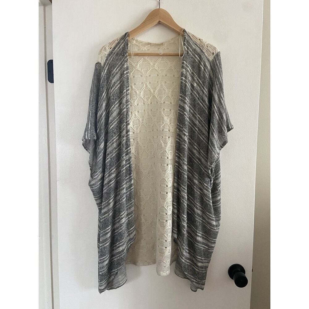 Altar'd State Long Flowy Cardigan XS Gray And Cream